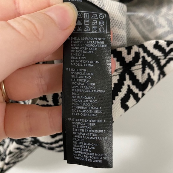 Forever 21 Black & White Cropped Tank Top | 1X - Picture 7 of 7